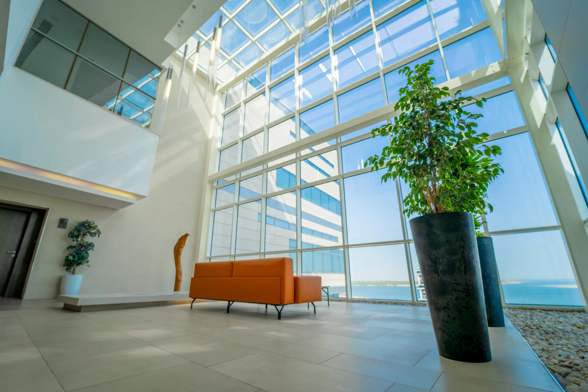 Lobby with sea views at Lamar Residence